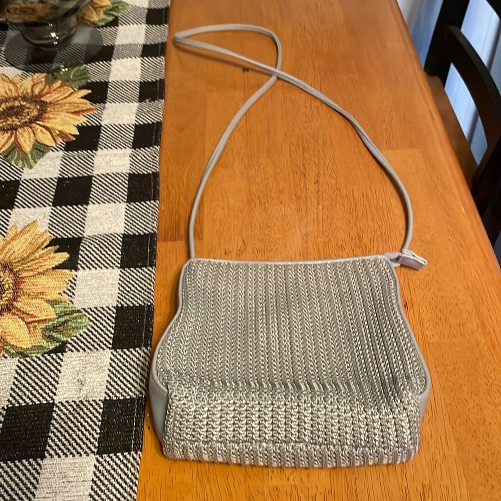 Mondani New York crocheted crossbody single strap not adjustable